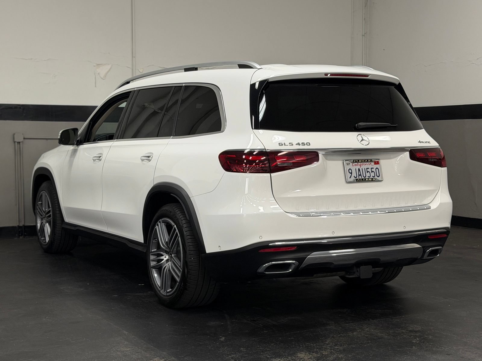 Used 2024 Mercedes-Benz GLS 450 4MATIC image 10