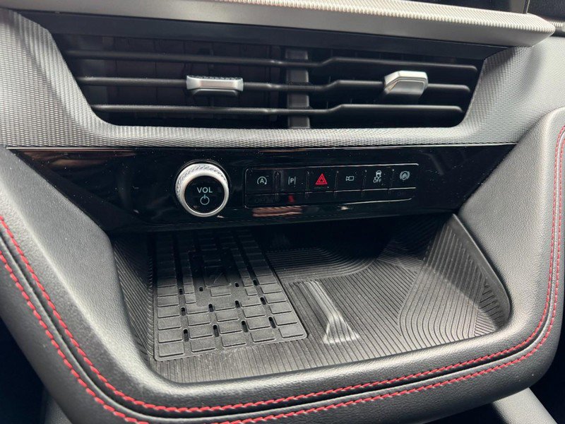 Used 2025 Ford Explorer ST image 19