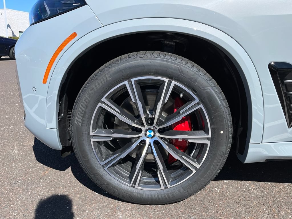 New 2026 BMW X5 xDrive40i w/ M Sport Package AWD/4WD image 12