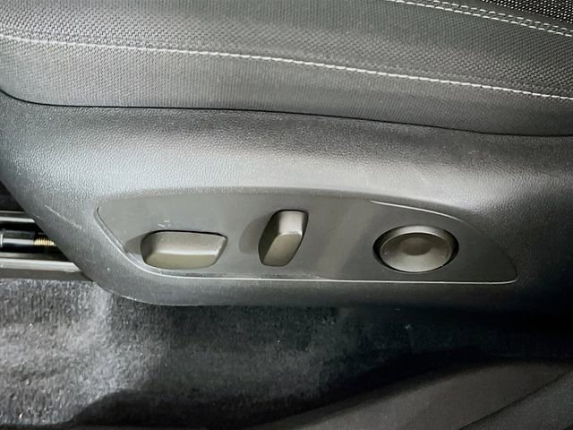 Used 2025 Chevrolet Traverse LT image 19