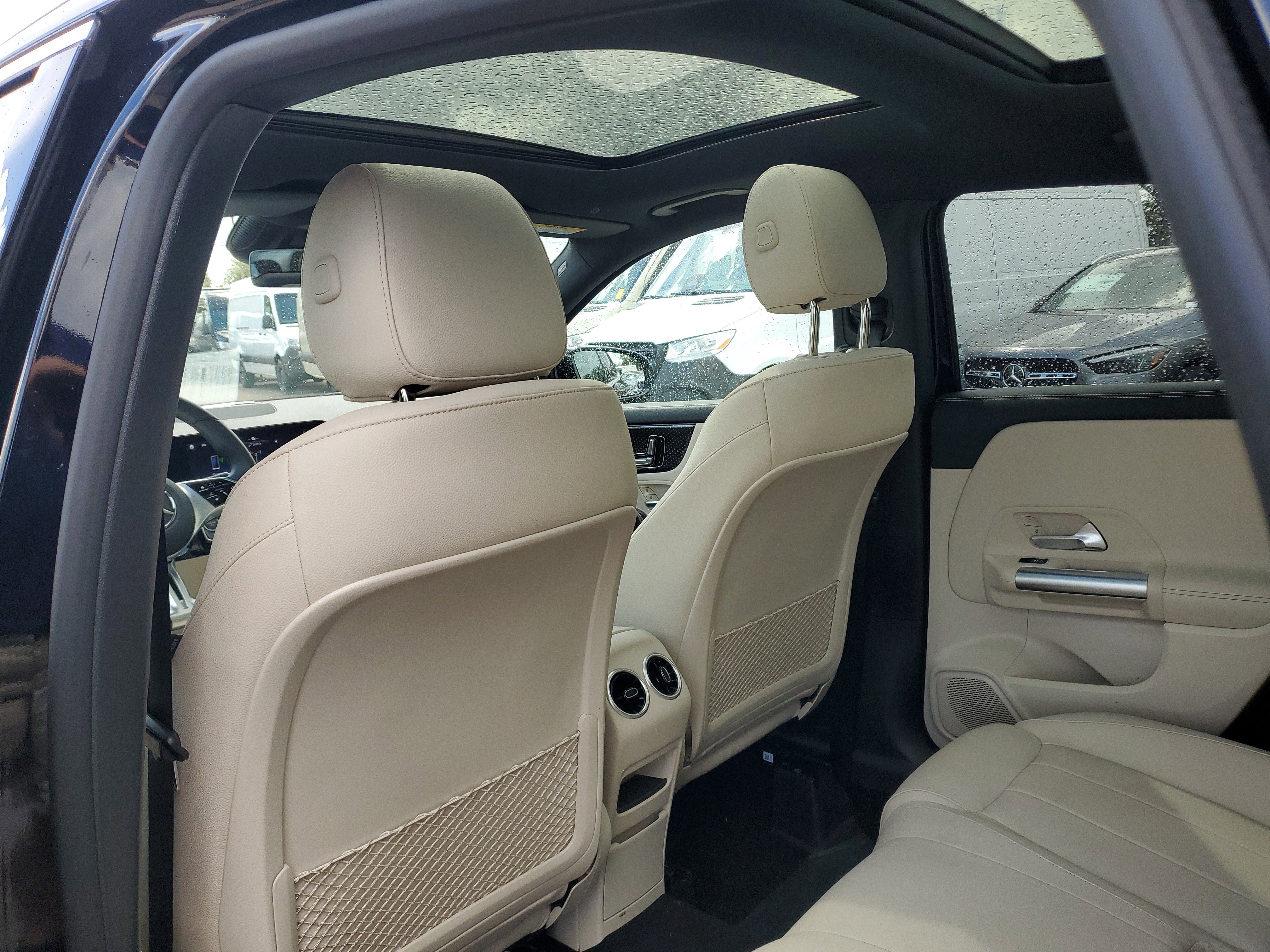 Certified 2025 Mercedes-Benz GLA 250 image 11