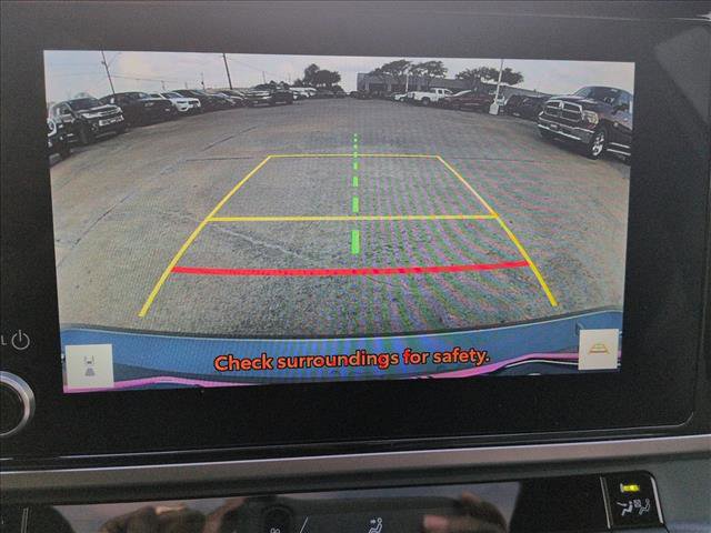 Used 2025 Toyota Camry SE image 13