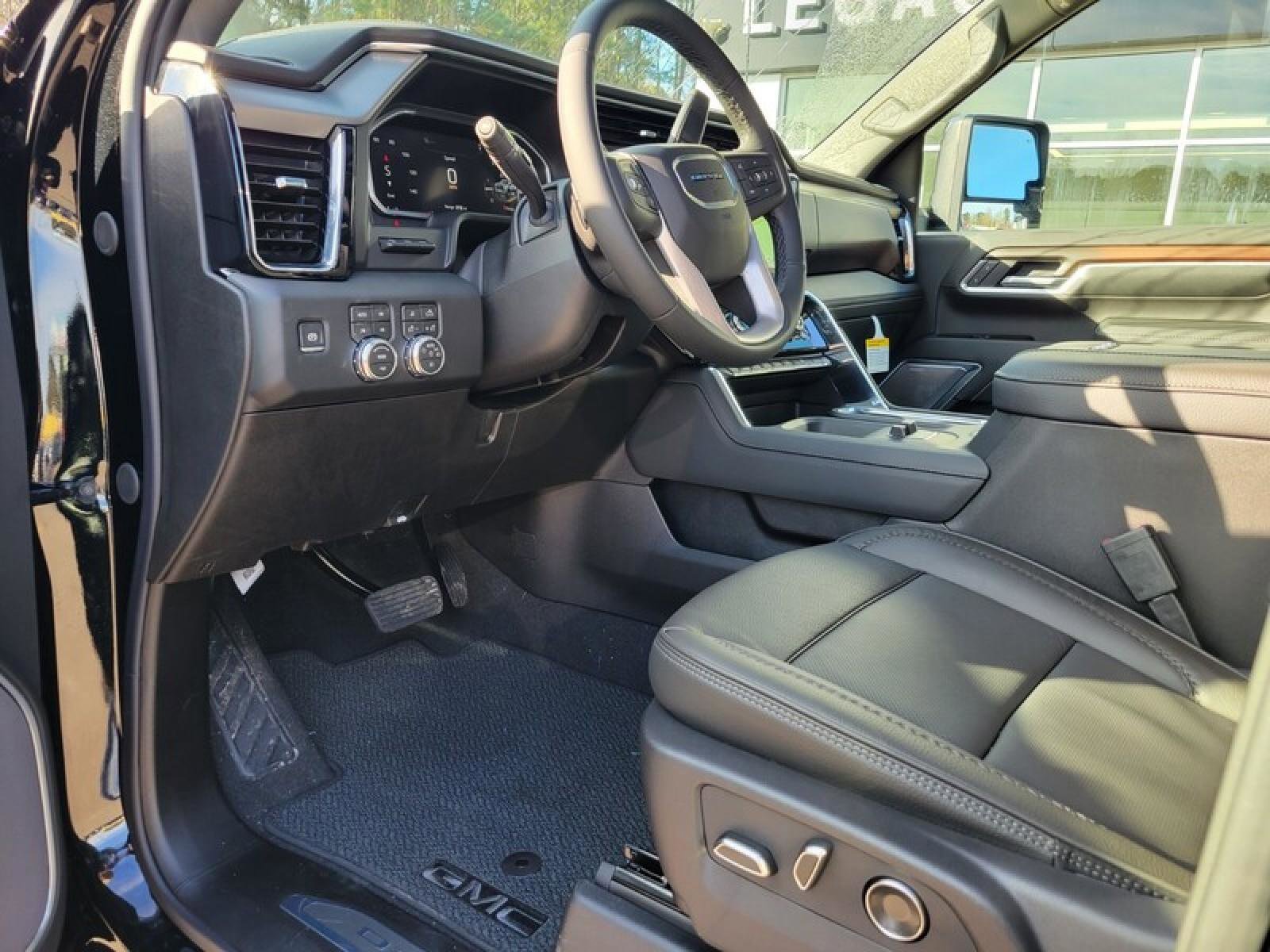 New 2026 GMC Sierra 3500 Denali w/ Denali Reserve Package image 18