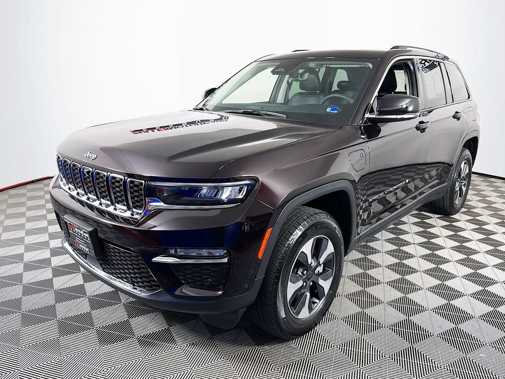 Used 2022 Jeep Grand Cherokee Limited 4xe w/ Luxury Tech Group II AWD/4WD image 3