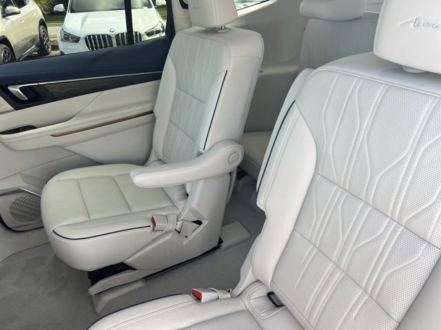 Used 2025 Buick Enclave Avenir image 15