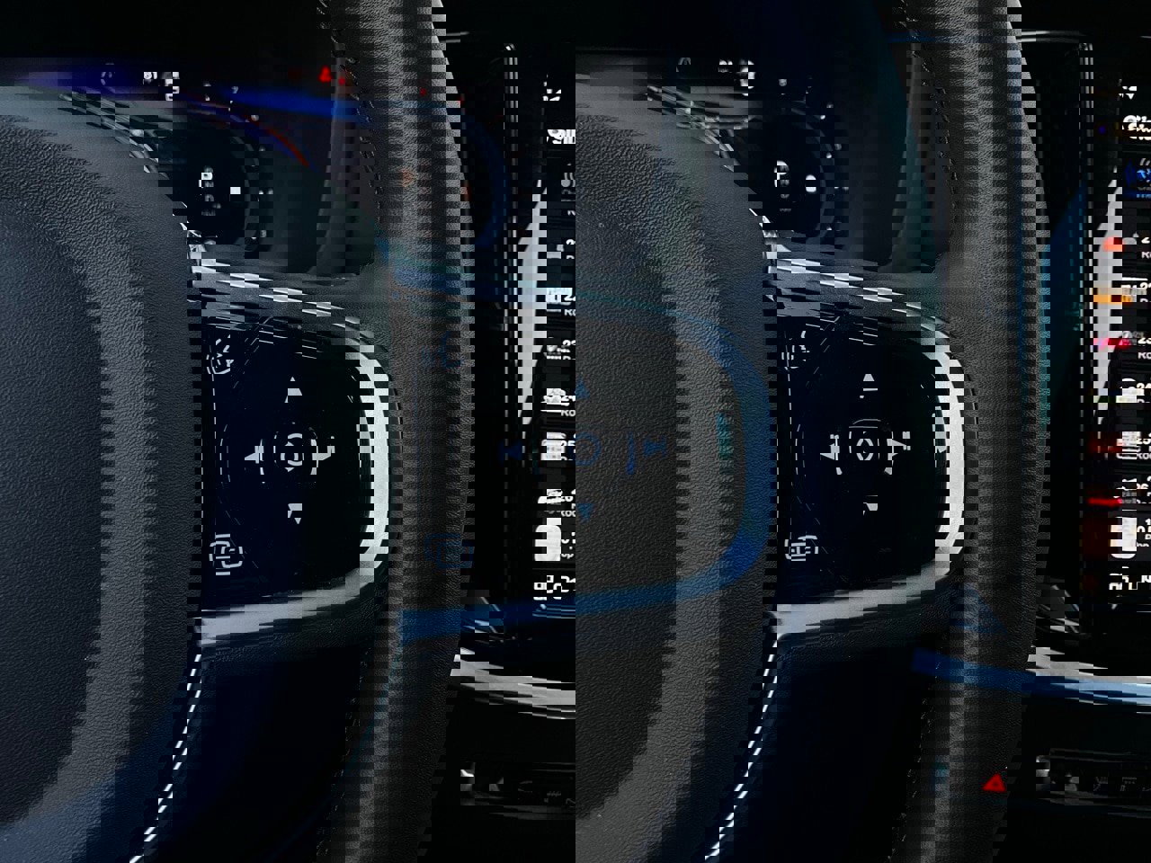 Used 2025 Volvo V60 B5 Cross Country Plus image 35