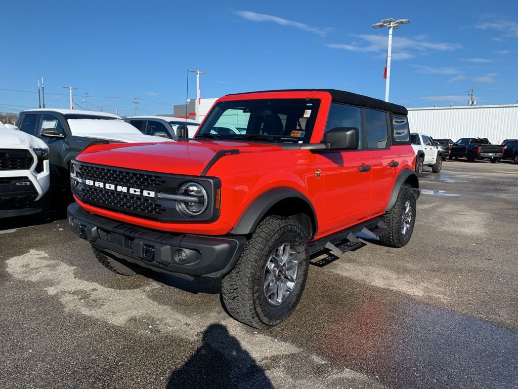 Used 2023 Ford Bronco Badlands image 7
