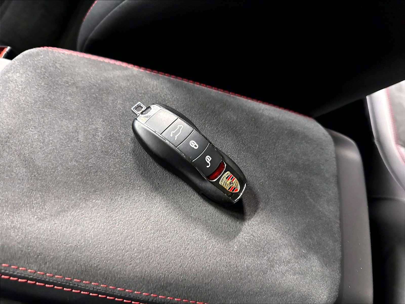 Used 2017 Porsche Macan GTS AWD/4WD image 38