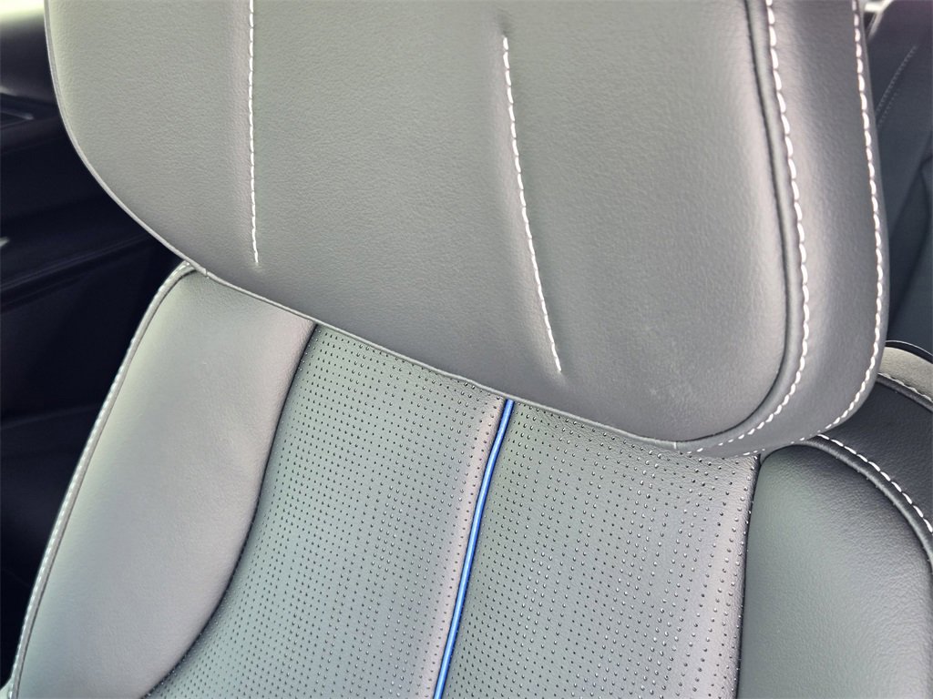 New 2025 Cadillac Lyriq Luxury image 16