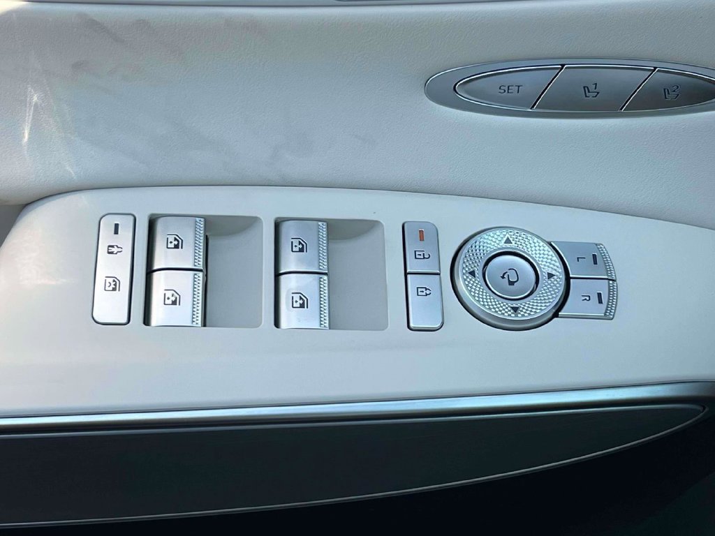 New 2027 Genesis GV70 2.5T Select AWD/4WD image 31