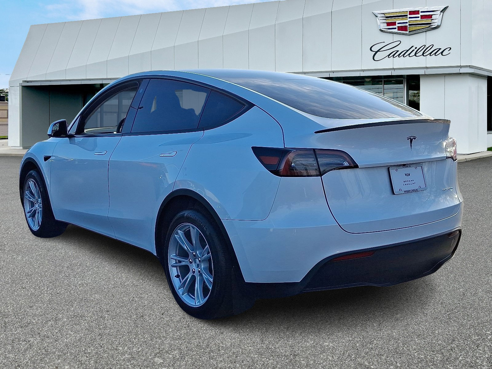 Used 2023 Tesla Model Y Long Range image 4