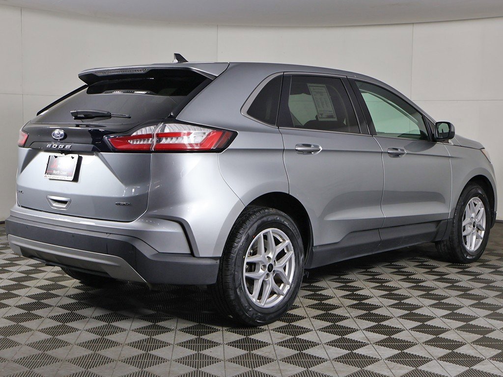 Used 2024 Ford Edge SEL image 8