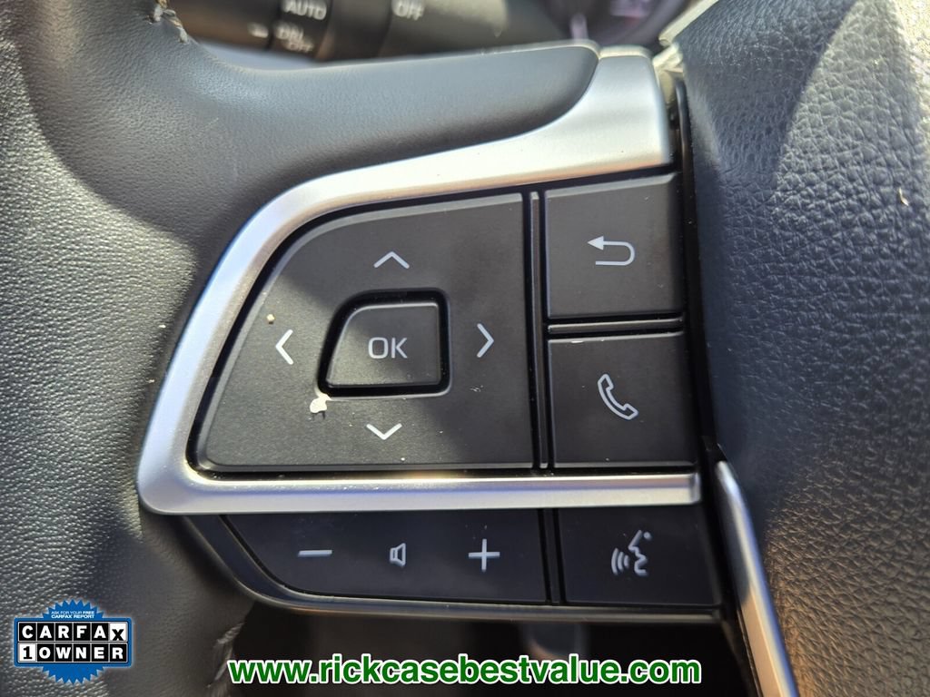 Used 2023 Toyota Highlander XLE FWD image 31