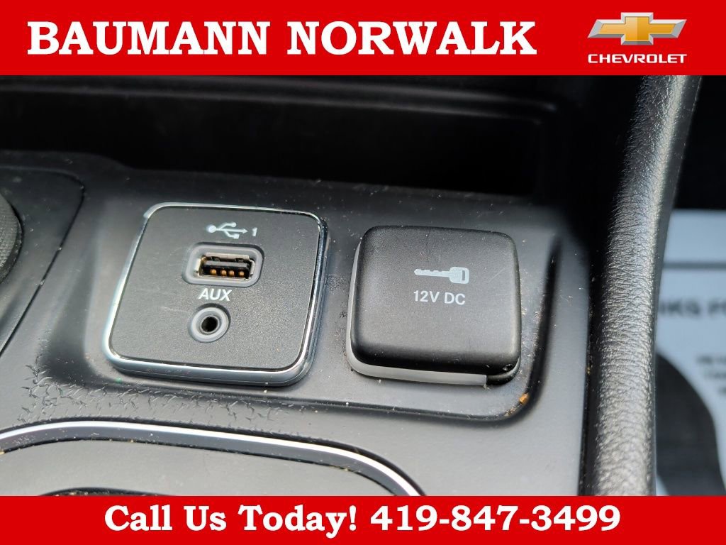 Used 2020 Jeep Cherokee Latitude Plus w/ Cold Weather Group image 36