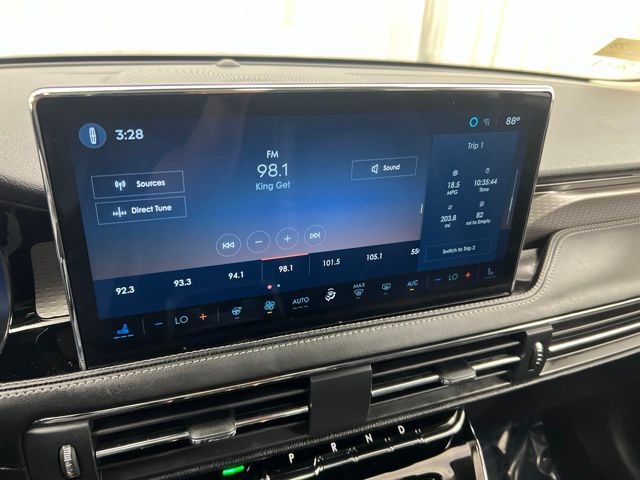Certified 2024 Lincoln Corsair Reserve w/ Equipment Group 201A AWD/4WD image 17