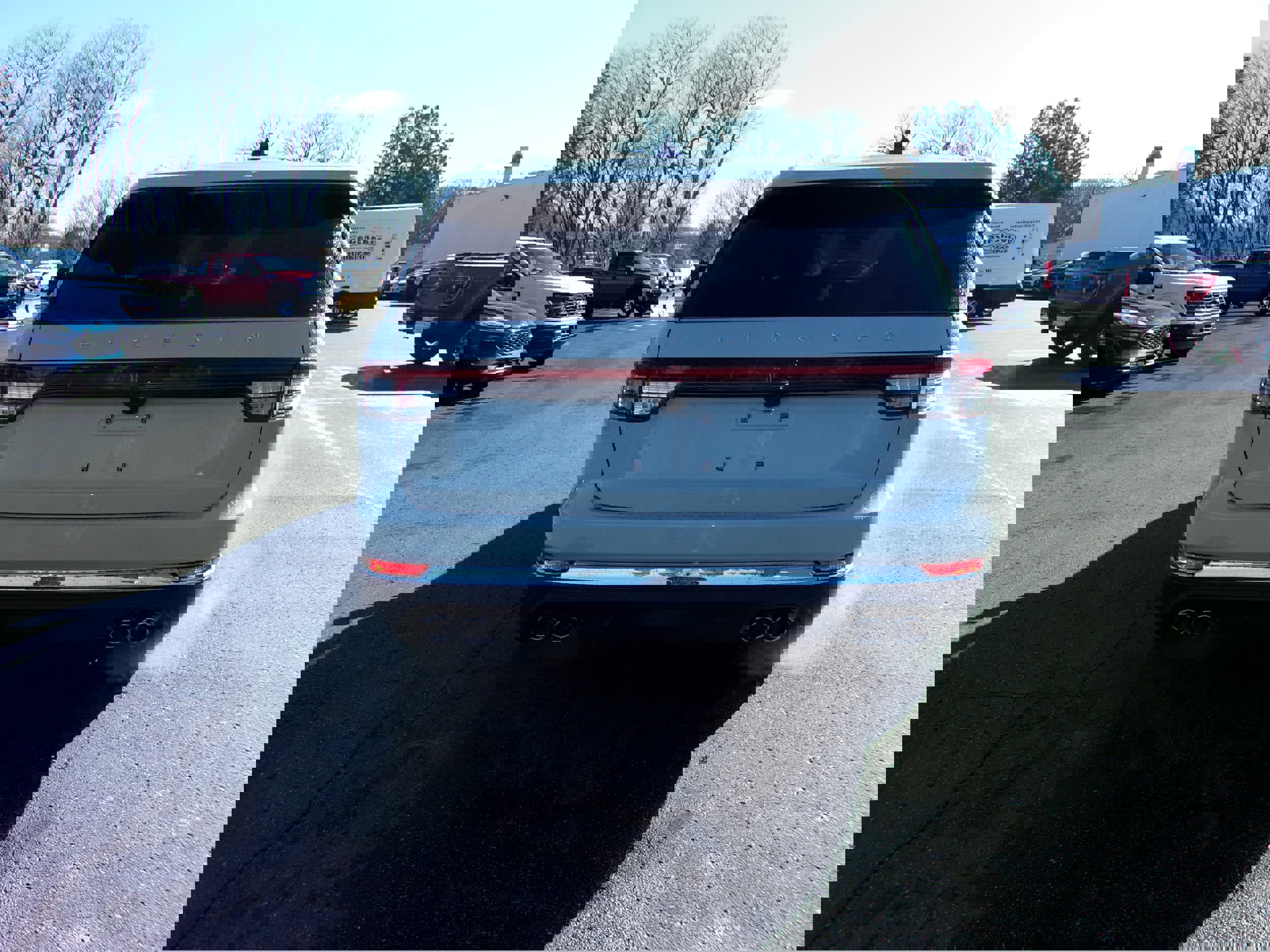 Used 2025 Lincoln Aviator Reserve w/ Equipment Group 201A image 4