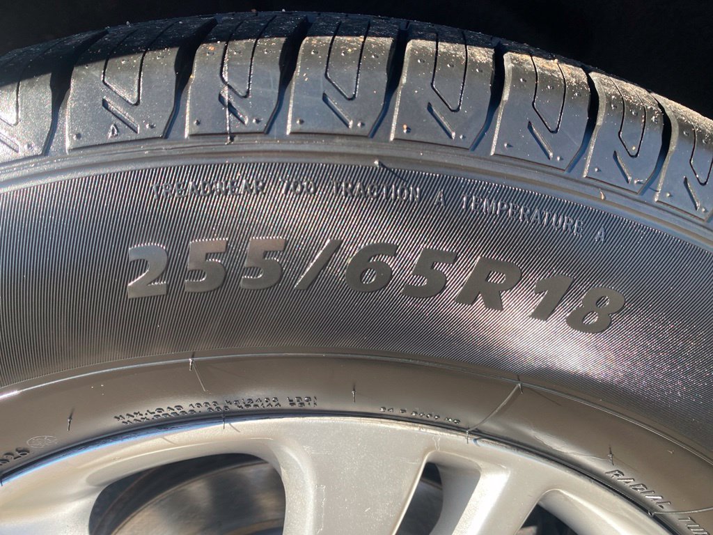 Used 2019 Buick Enclave Essence FWD image 37