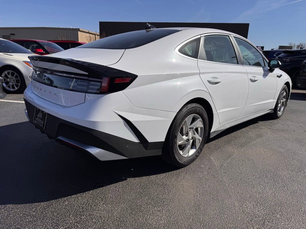 Used 2025 Hyundai Sonata SE image 5