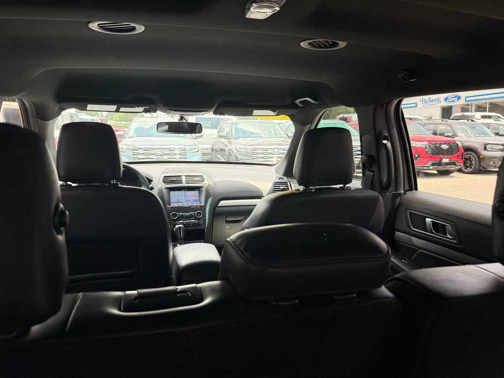 Used 2019 Ford Explorer XLT w/ Equipment Group 202A FWD image 29