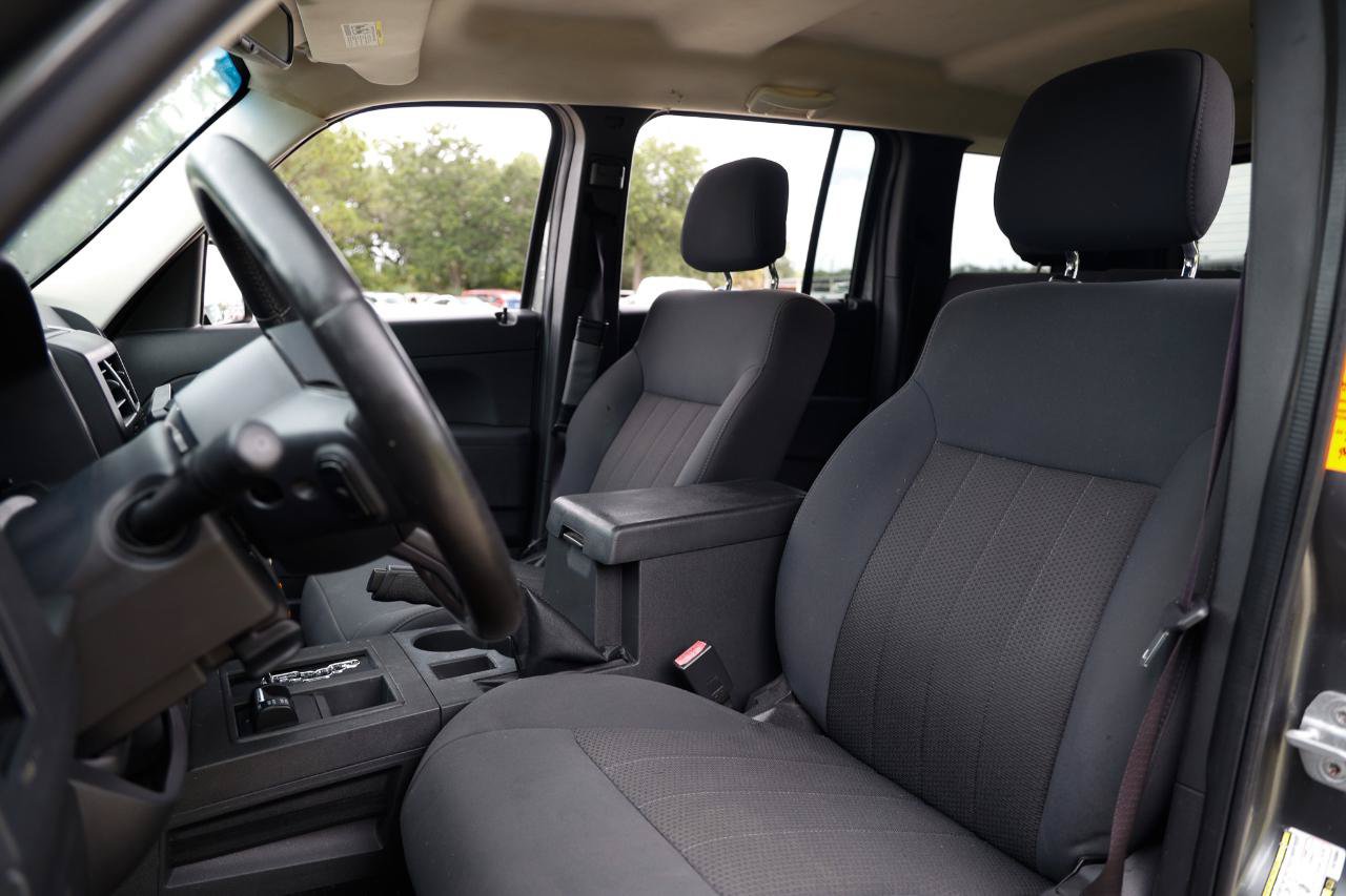 Used 2012 Jeep Liberty Sport w/ Popular Equipment Group AWD/4WD image 6