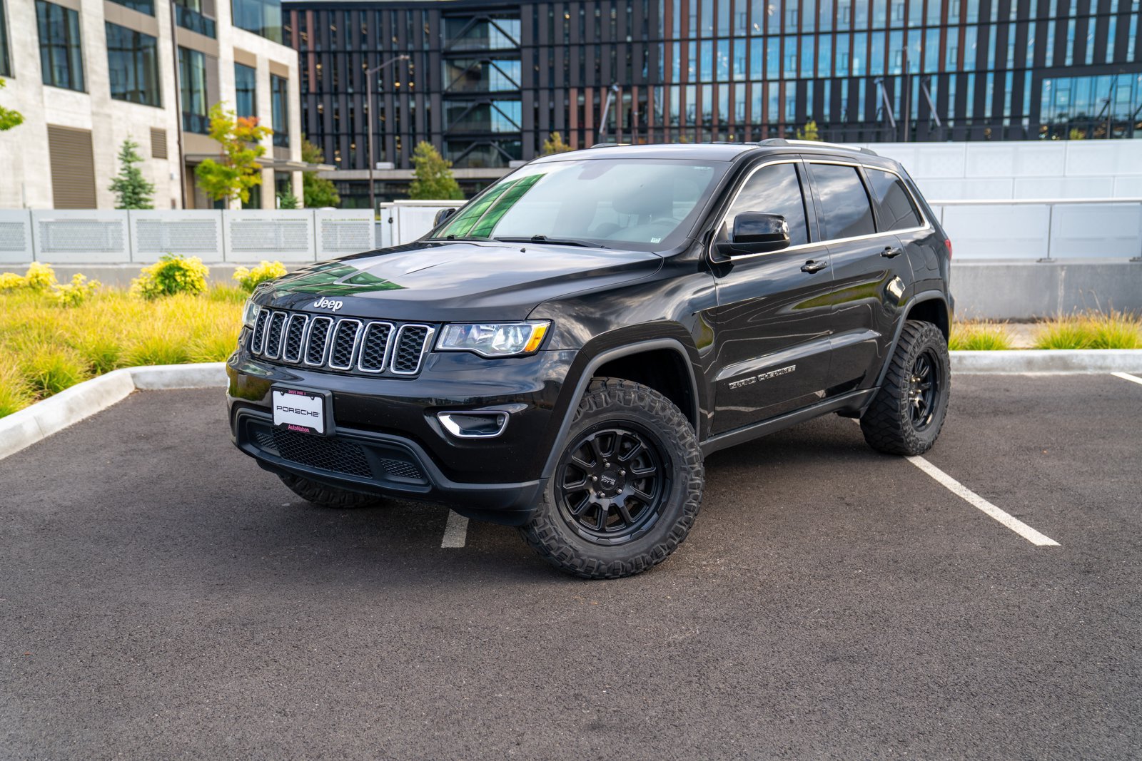Used 2020 Jeep Grand Cherokee Laredo