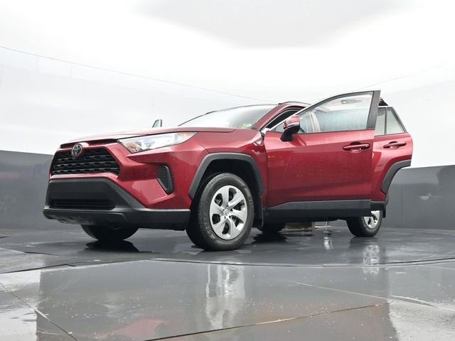 Used 2021 Toyota RAV4 LE AWD/4WD image 31
