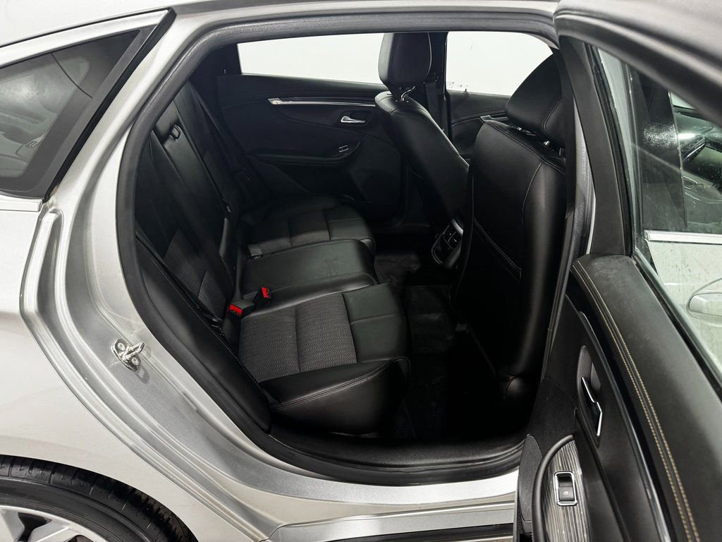 Used 2016 Chevrolet Impala LT w/ Convenience Package image 25