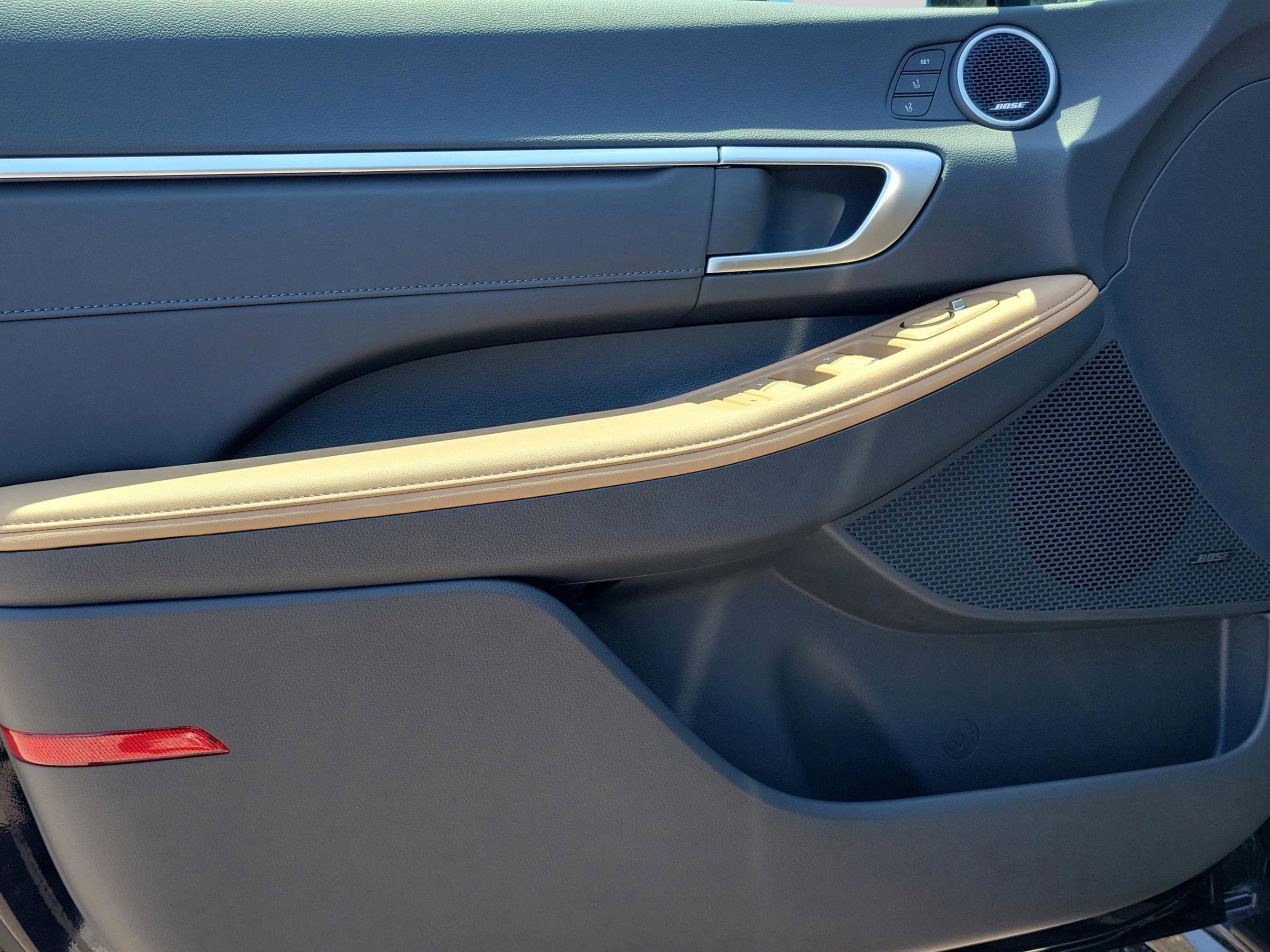 New 2025 Hyundai Sonata Limited image 17