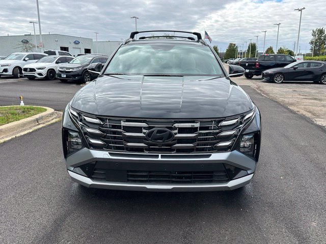 Used 2025 Hyundai Tucson Limited AWD/4WD image 3