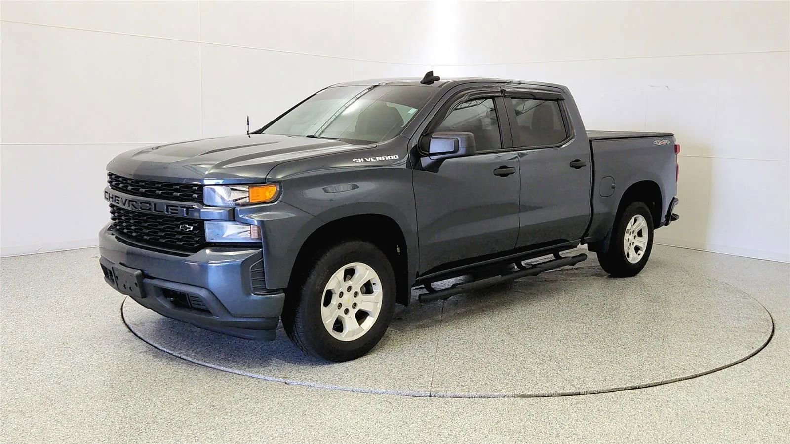 Used 2019 Chevrolet Silverado 1500 Custom w/ Custom Value Package AWD/4WD image 3