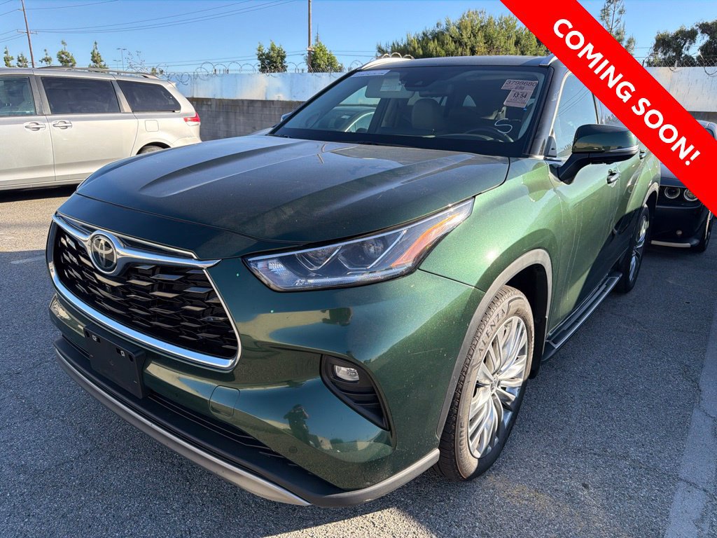 Used 2024 Toyota Highlander Platinum AWD/4WD image 3