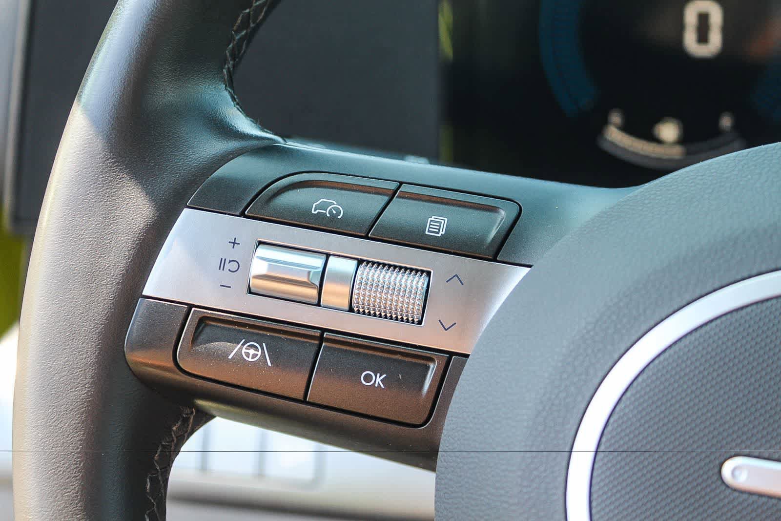 Certified 2025 Hyundai Kona SEL AWD/4WD image 29