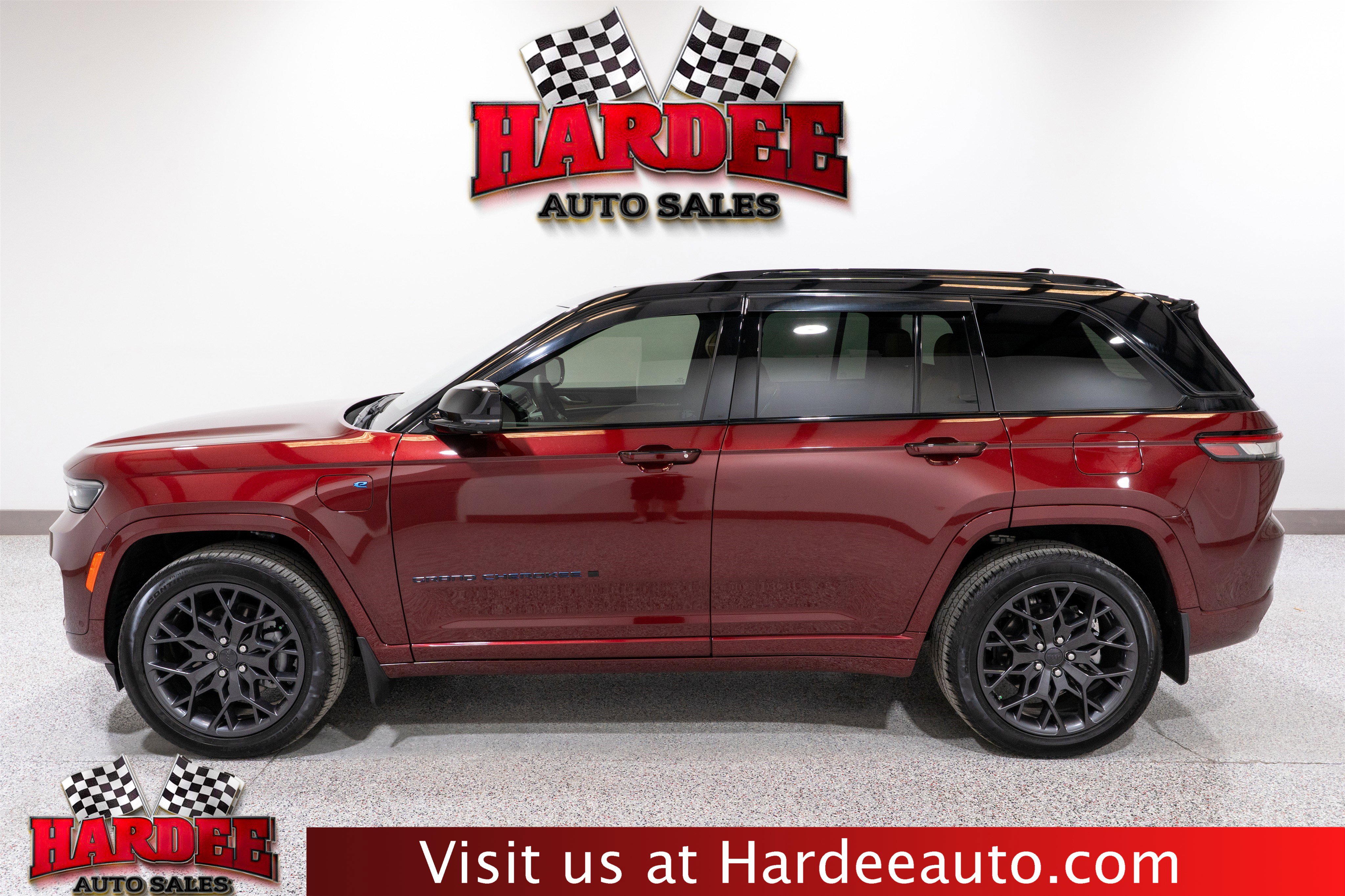 Used 2024 Jeep Grand Cherokee Summit w/ High Altitude Package AWD/4WD image 1