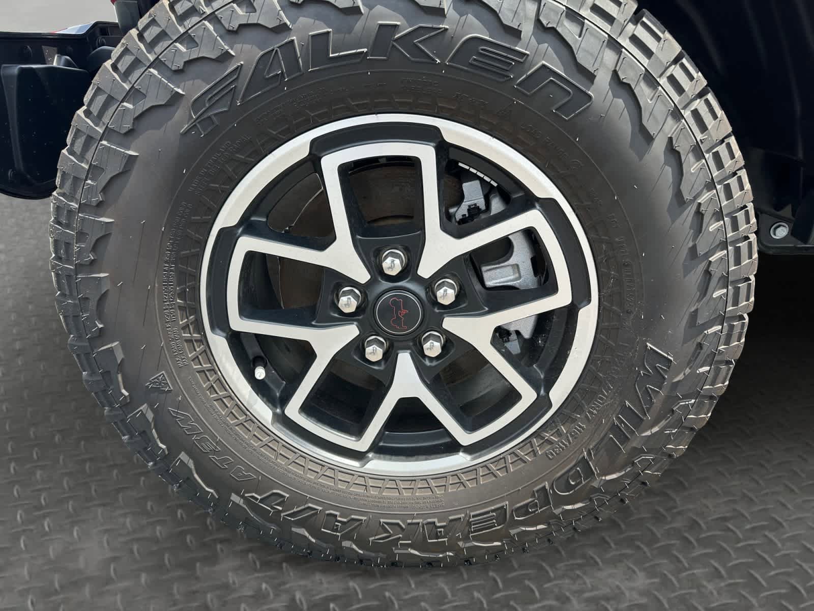 New 2025 Jeep Gladiator Rubicon w/ Safety Group AWD/4WD image 10