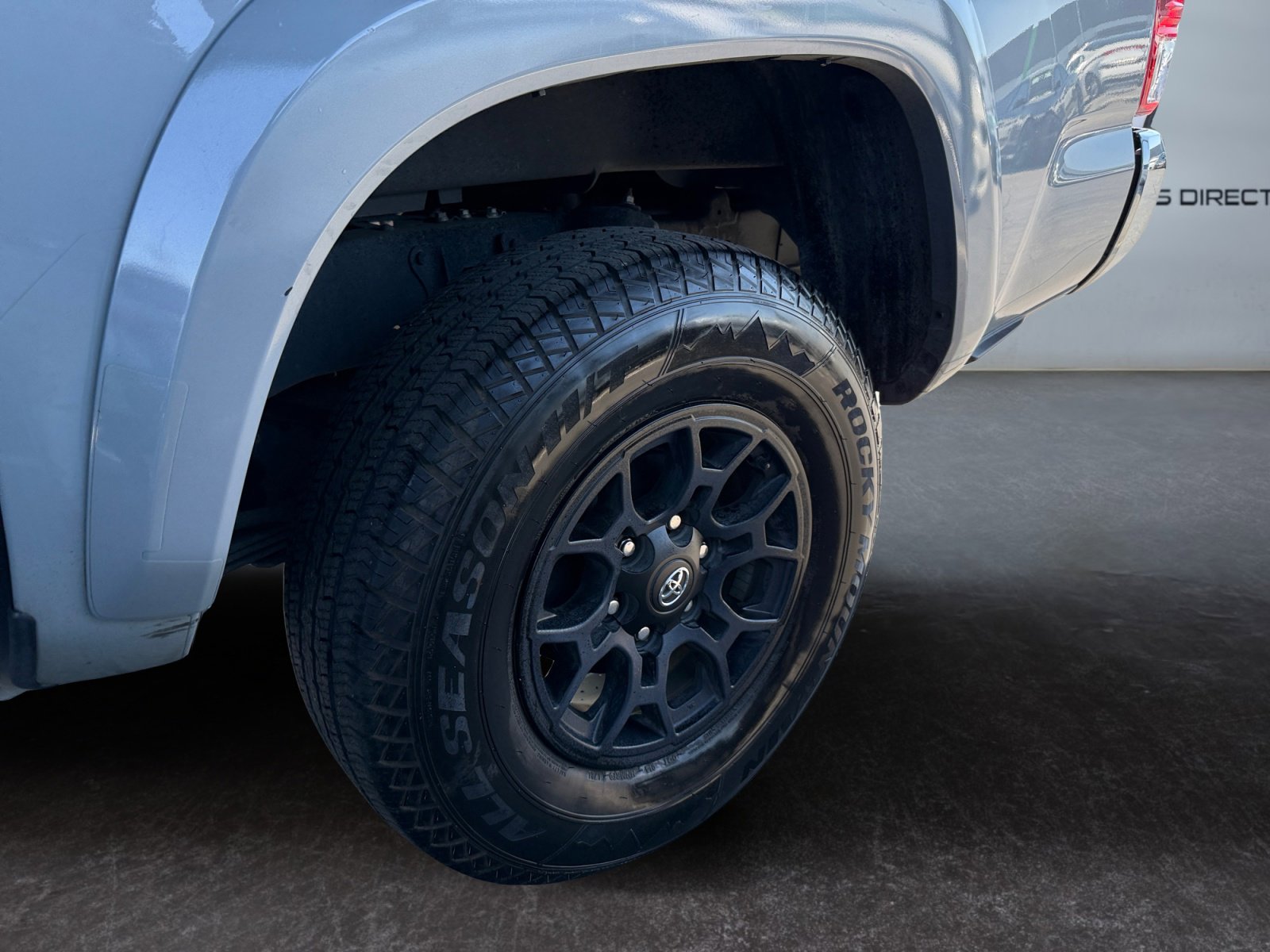 Used 2021 Toyota Tacoma SR5 w/ Blackout Package (TMS) image 12