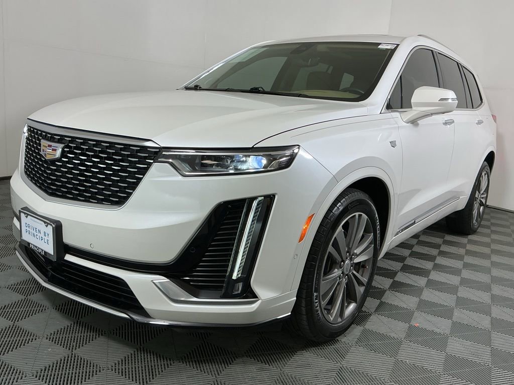 Used 2021 Cadillac XT6 Premium Luxury w/ Platinum Package image 2