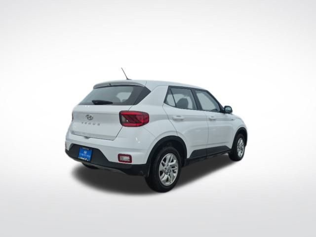 Used 2023 Hyundai Venue SE image 5