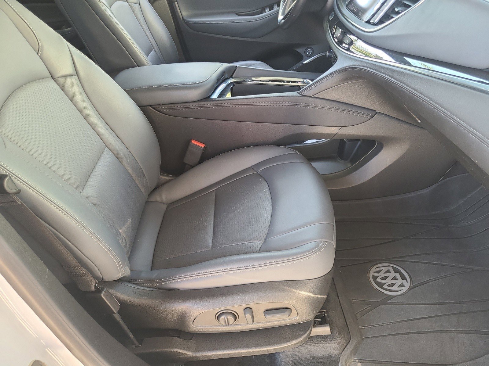 Used 2023 Buick Enclave Essence w/ Trailering Package, 5000 lbs. image 21