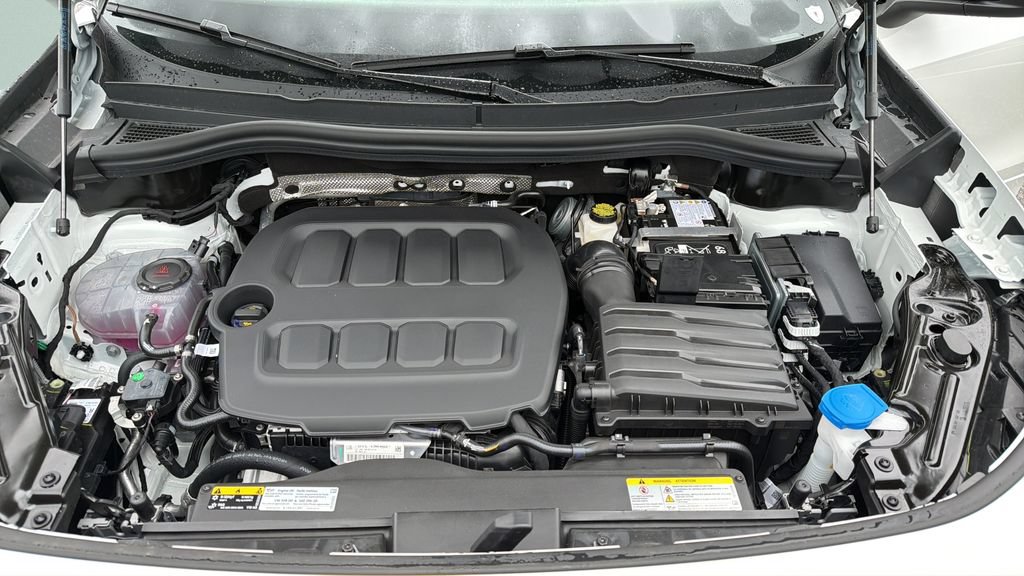 New 2026 Volkswagen Tiguan SE R-Line FWD image 31
