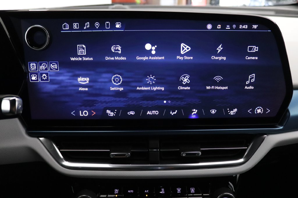Certified 2025 Chevrolet Equinox EV LT FWD image 20