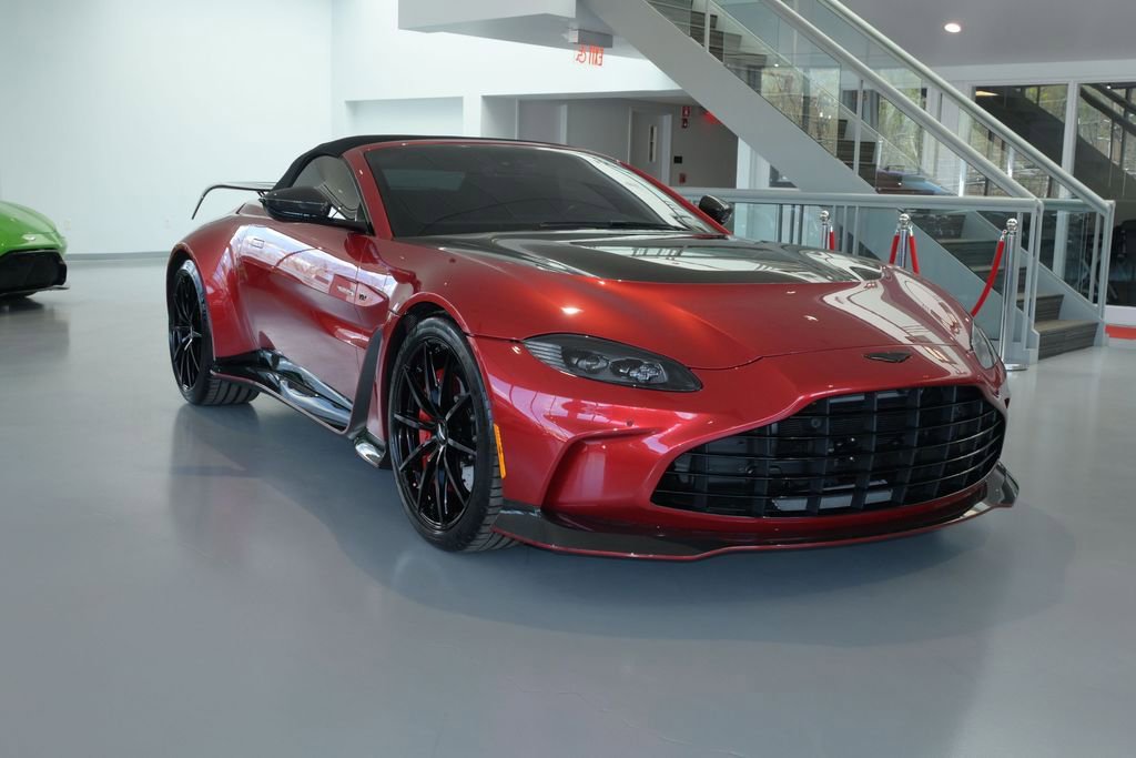 Used 2023 Aston Martin V12 Vantage Roadster RWD image 5