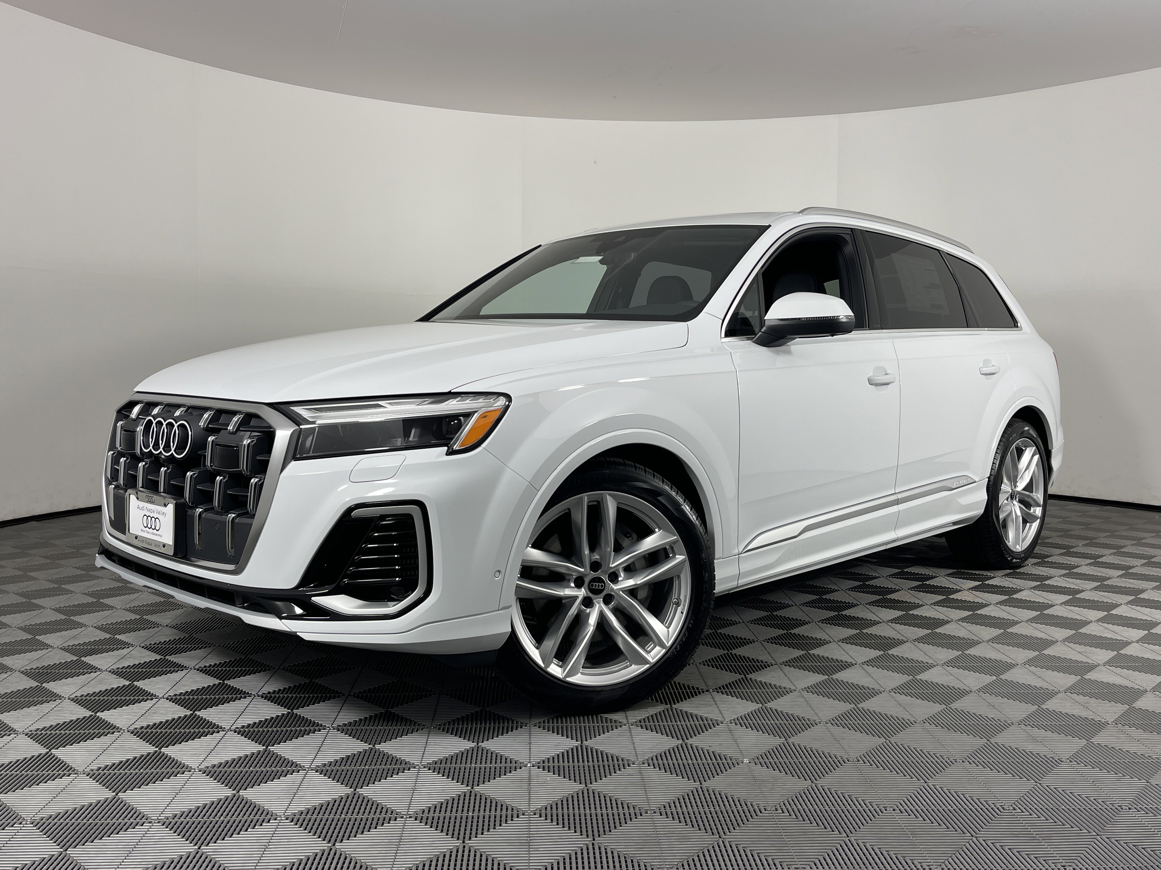 New 2025 Audi Q7 3.0T Premium Plus image 2
