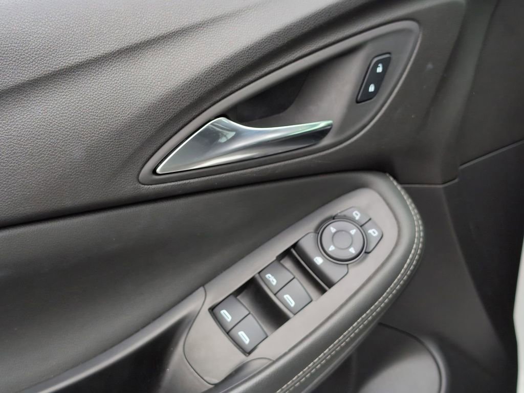 Used 2024 Buick Encore GX Sport Touring image 13