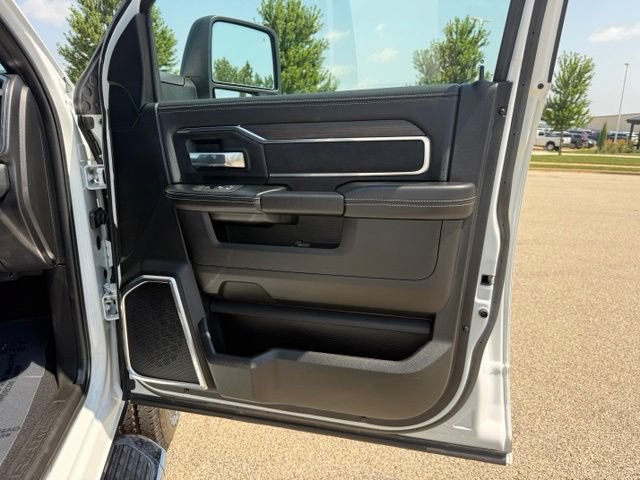 Used 2026 RAM 3500 Laramie w/ Towing Technology Group AWD/4WD image 13