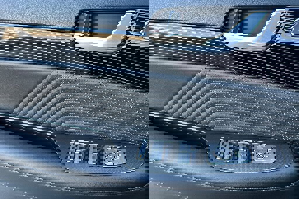 Used 2025 Hyundai Palisade Calligraphy image 8