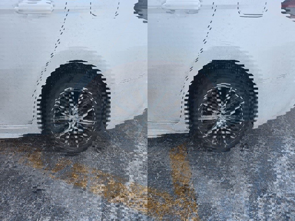 Used 2024 Toyota Camry SE image 11