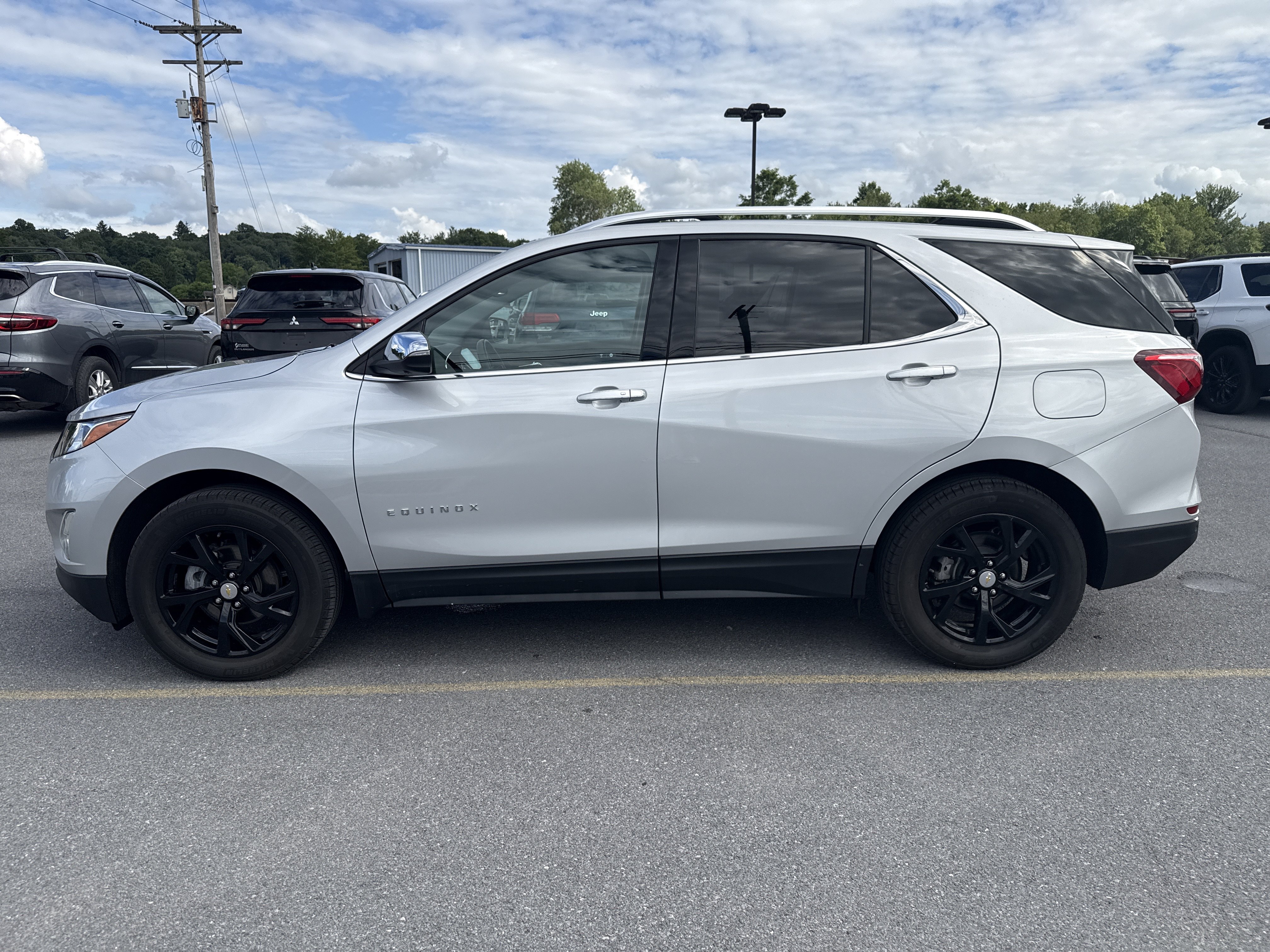 Used 2021 Chevrolet Equinox Premier AWD/4WD image 13