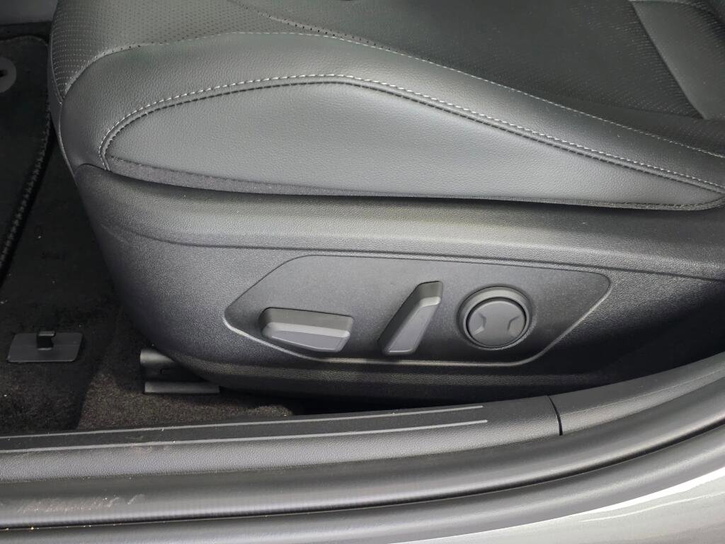 New 2026 Hyundai Elantra Limited image 22