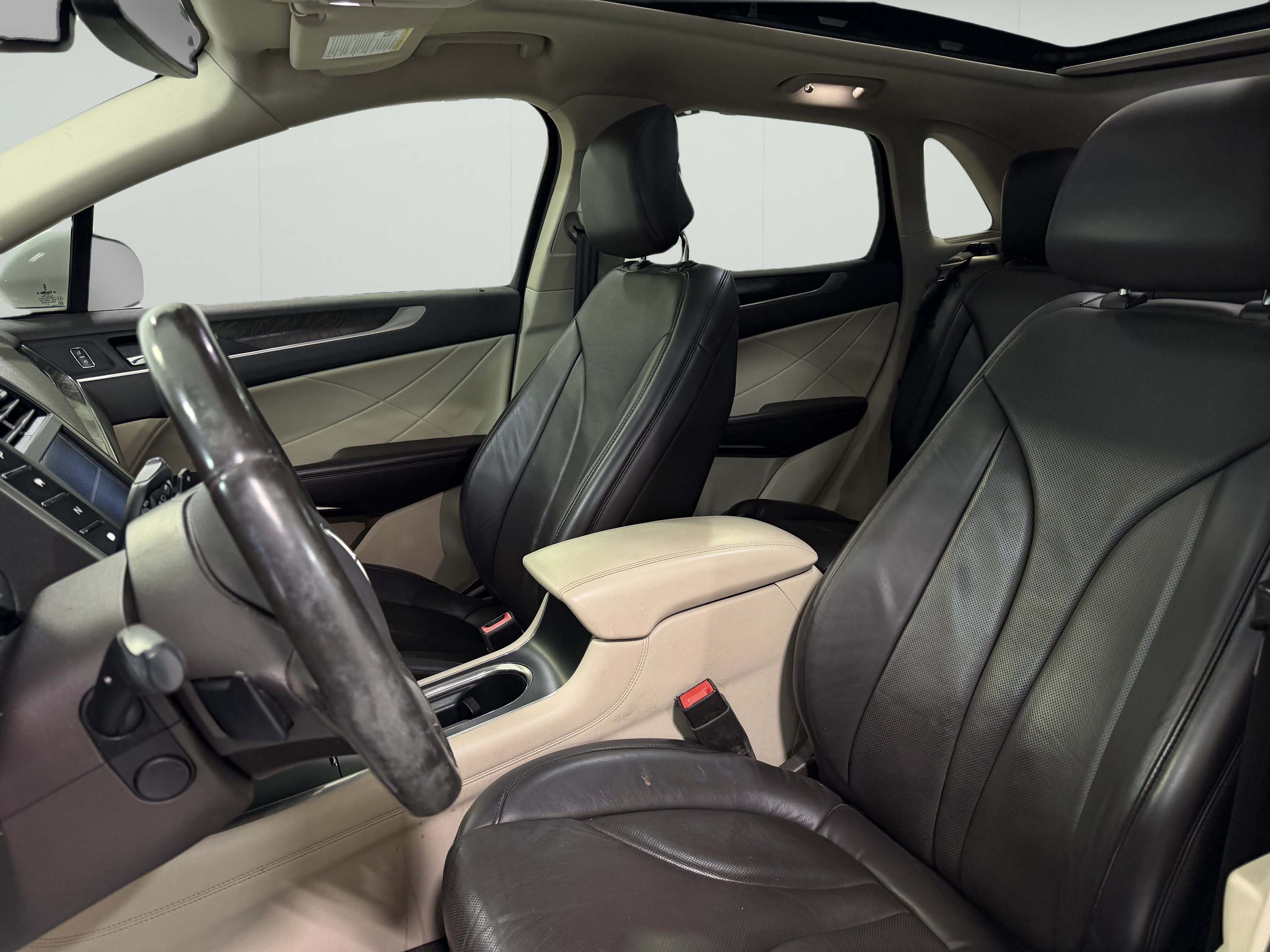 Used 2019 Lincoln MKC Reserve w/ MKC Climate Package AWD/4WD image 12