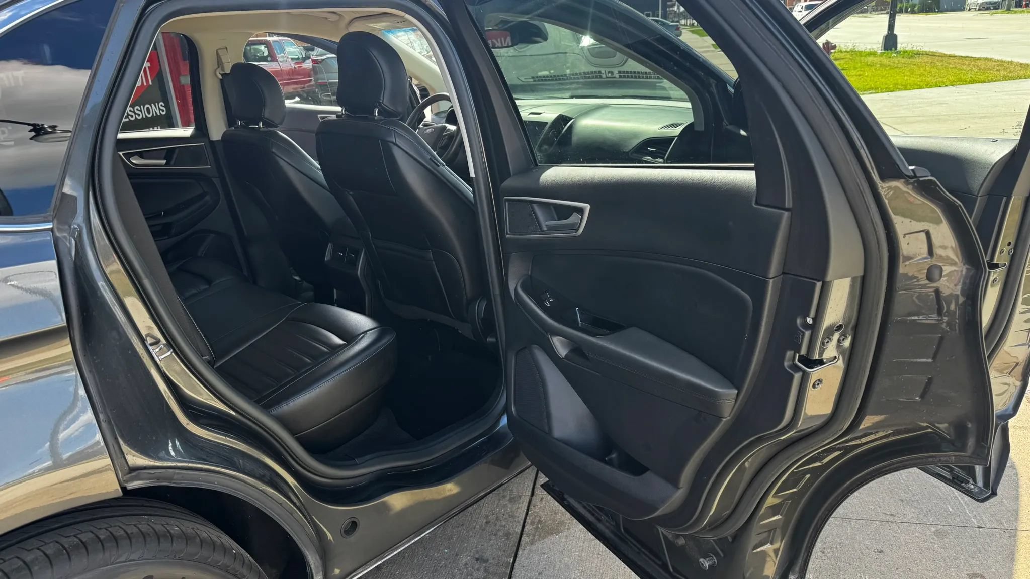 Used 2019 Ford Edge SEL w/ Equipment Group 201A AWD/4WD image 14